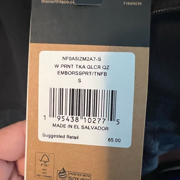 North Face Pull over 1/4 zip. - Picture 3 of 4